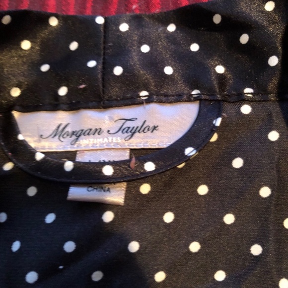 Gorgeous Morgan Taylor large/exlarge housecoat In Like new condition - Picture 4 of 4